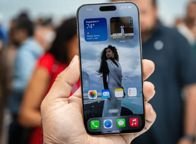 iphone-16-pro-max-man-hinh