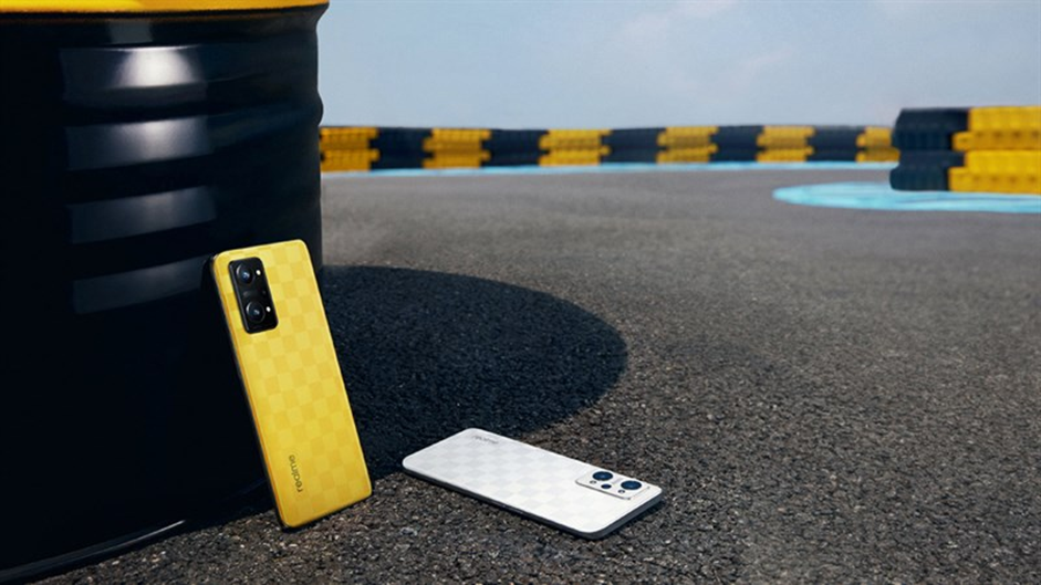Ngoại hình Realme Q5 Pro ưa nhìn, phong cách trẻ trung.
