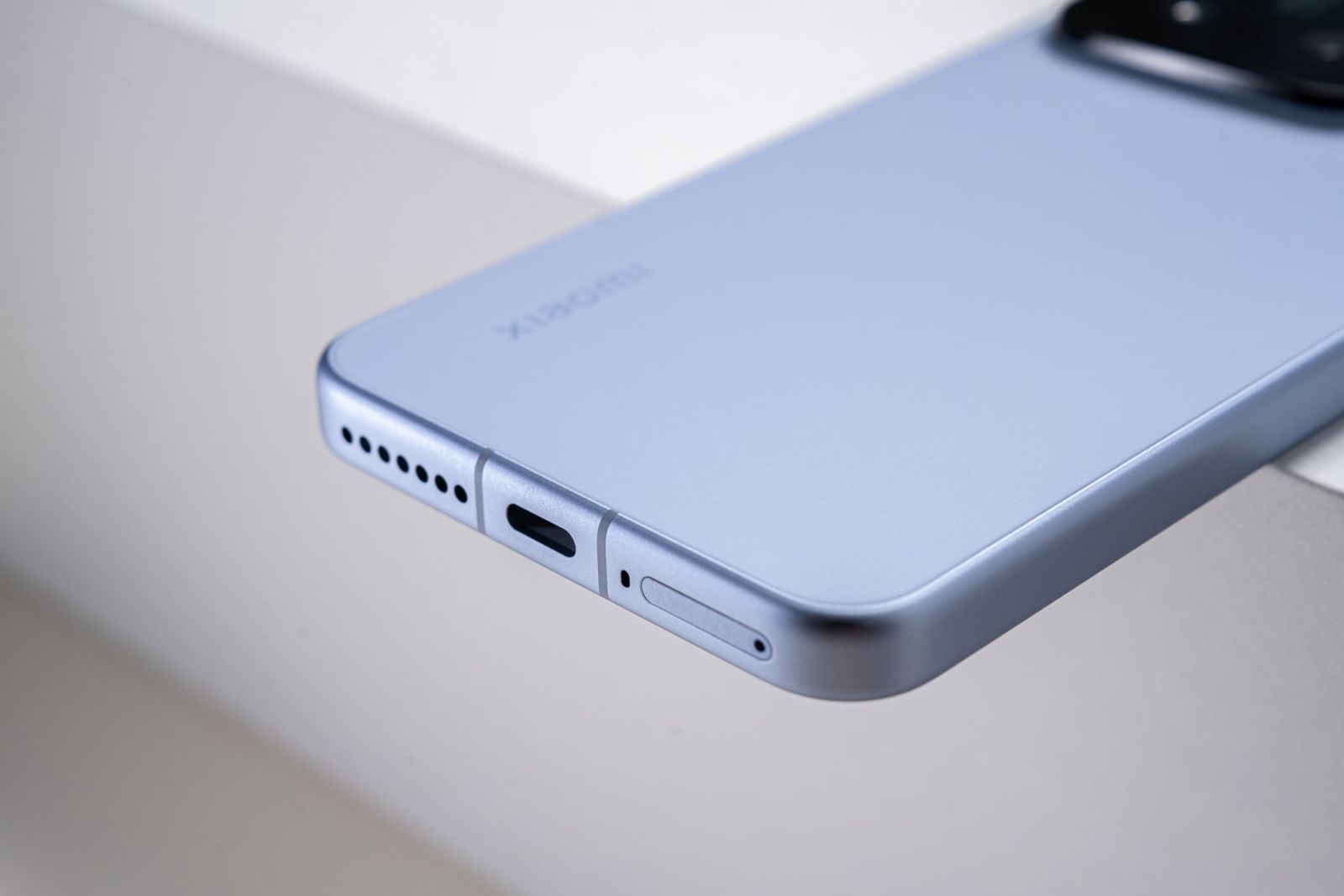 xiaomi-15-canh-duoi